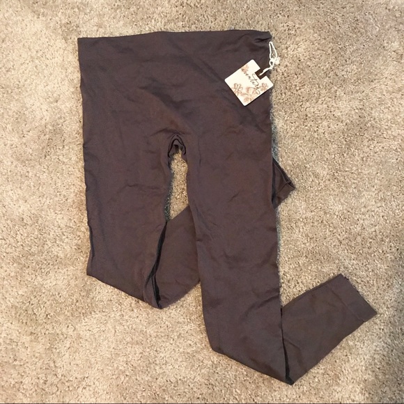 🛍LAST CHANCE🛍 NWT Aventura Clothing Legging